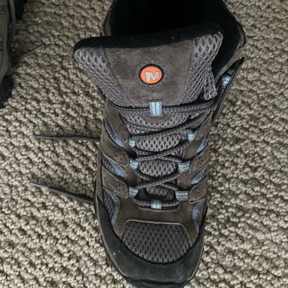 MERRELL Women's Moab 2 MidWaterproof HikingBoots